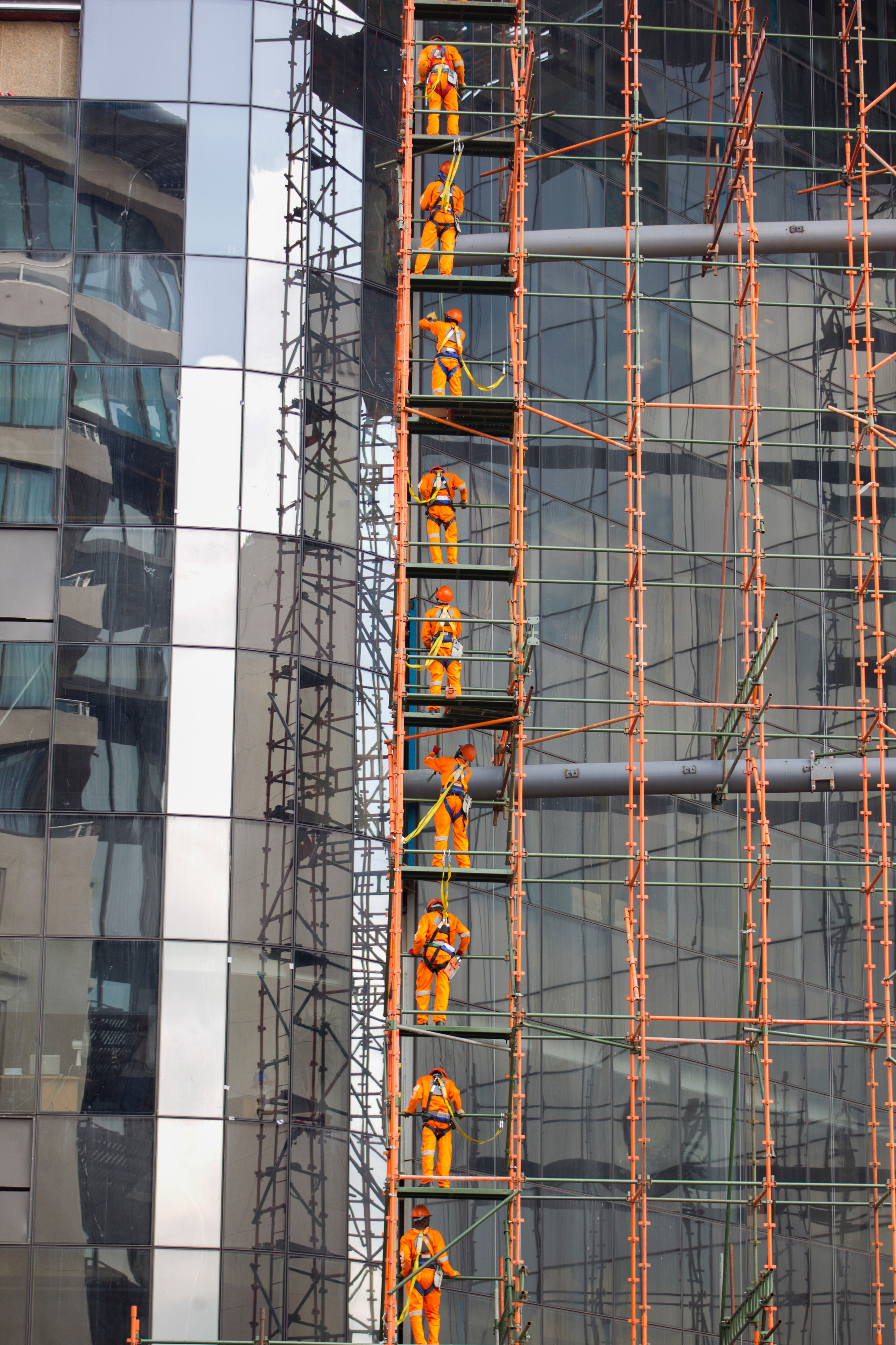 FALL ARREST BAGS PROTECTION FOR HOUSEBUILDERS
